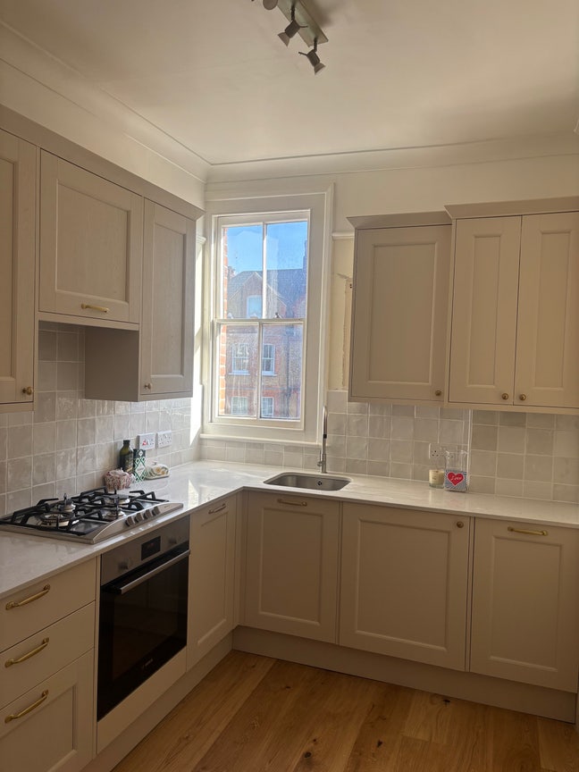 Large double bedroom in Balham  Main Photo