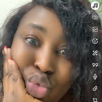 Professional Female seeks a single or double room Main Photo