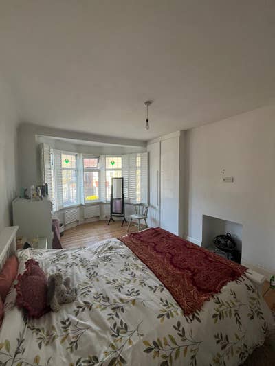 Large, bright spacious double room  Main Photo