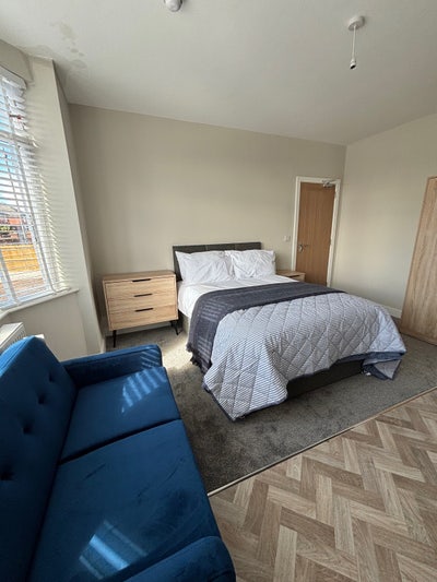 Stunning brand newly converted 6 bedroom hmo  Main Photo