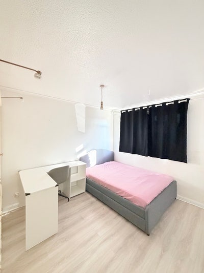 Bright Double Room Available in Clean Shared Home Main Photo