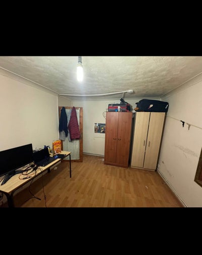 1 bed in double room in Whitechapel  Main Photo