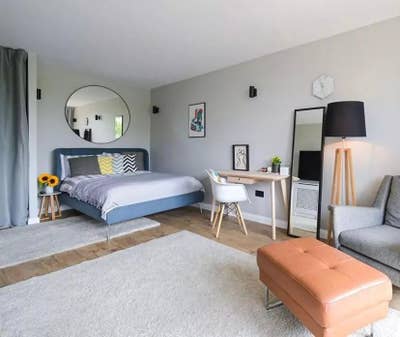 Elegant Living in a Prime Central Location Main Photo