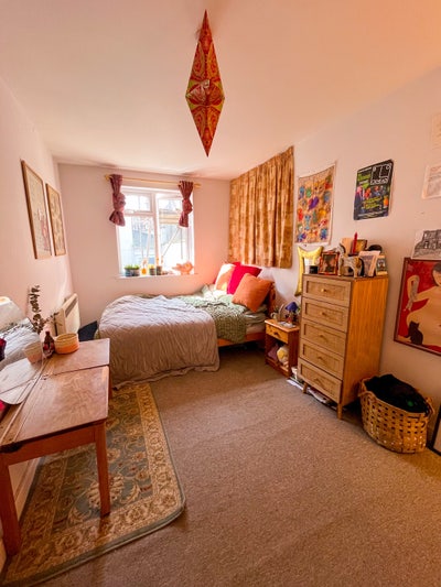 Double bedroom in city centre Main Photo