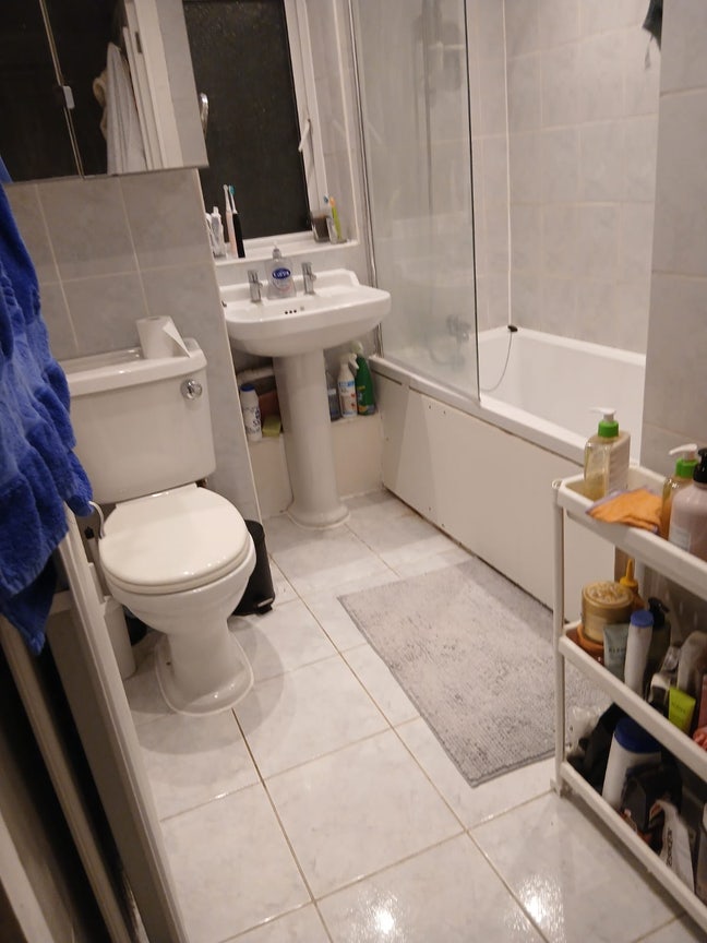 🌸 Peaceful, friendly clean home in E14 🌸 Main Photo