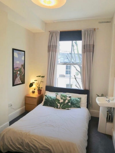 Double room in friendly Kensington houseshare Main Photo