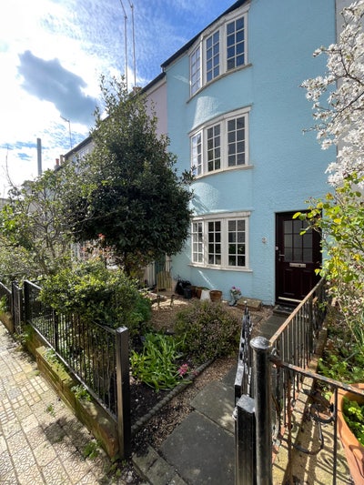 Room available in Central Brighton cottage Main Photo