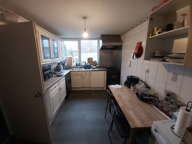 Extra large room in city centre Main Photo