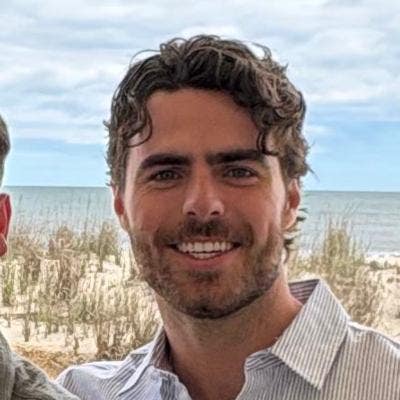 Professional Male seeks a double room Main Photo