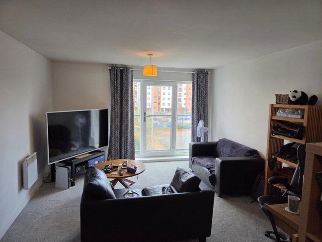 Double Rooms Available - Next to tram stop Main Photo