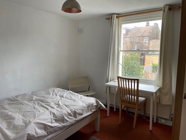 Lodger required for double room in NW10 Main Photo