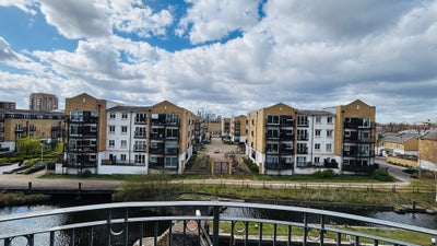 Stylish E3 Apartment – En-Suite, Valcony & Parking Main Photo