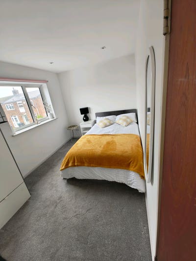 Beautiful room in prime location in Harlow Main Photo