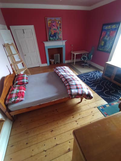 Large Double Room in big Apartment  Main Photo