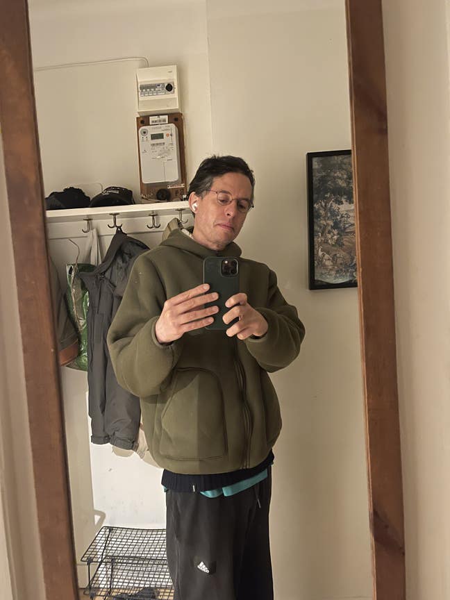 Quiet, considerate writer looking for a room in Lo Main Photo