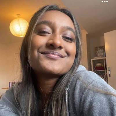 2 Professionals (M 27, F 28) Main Photo