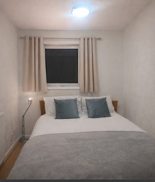 Double Room with Plenty of Storage Main Photo