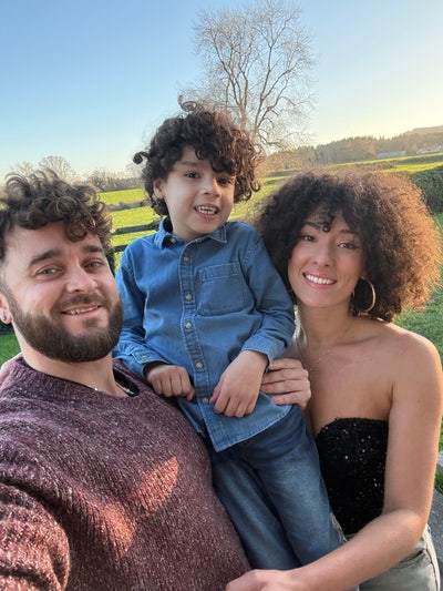 House wanted. Garden and Parking. Young family. Main Photo