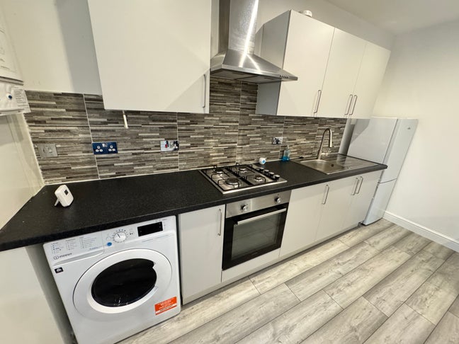 2 bedroom flat for rent near city centre Main Photo