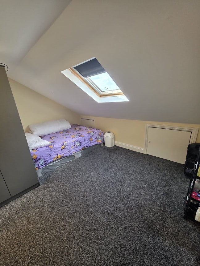 Ensuite Room Main Photo