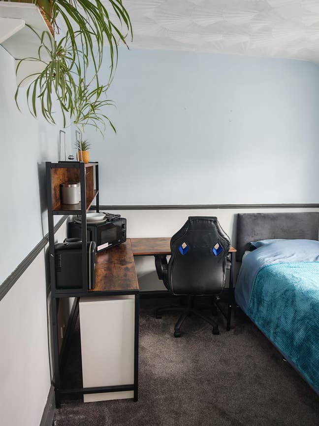 Fully furnished room  - ready now  Main Photo