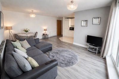 Double Room in Modern Apartment Near City Centre Main Photo