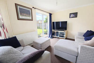 Beautiful 4 bedroom in Bushey! Main Photo