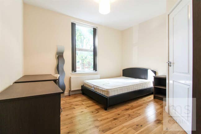 1 Room in 3 Bed Ensuite House – Lenton Main Photo