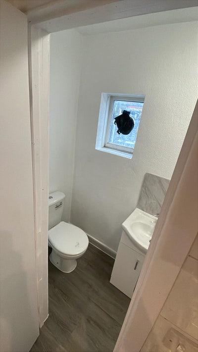 4 Amazing Double rooms in forest gate E7 Main Photo