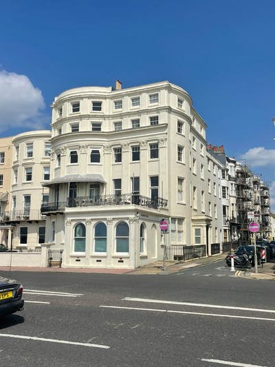 🌊 Beachside Double Room – Short-Term Stays  Main Photo