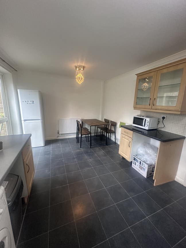 Single And Double Room in a shared house  Main Photo