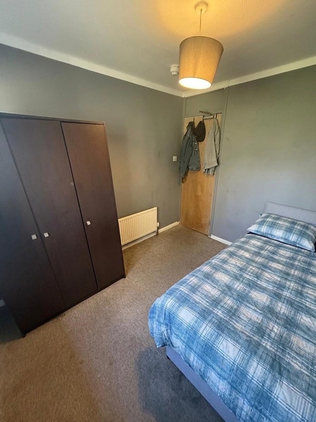 Single room available  Main Photo