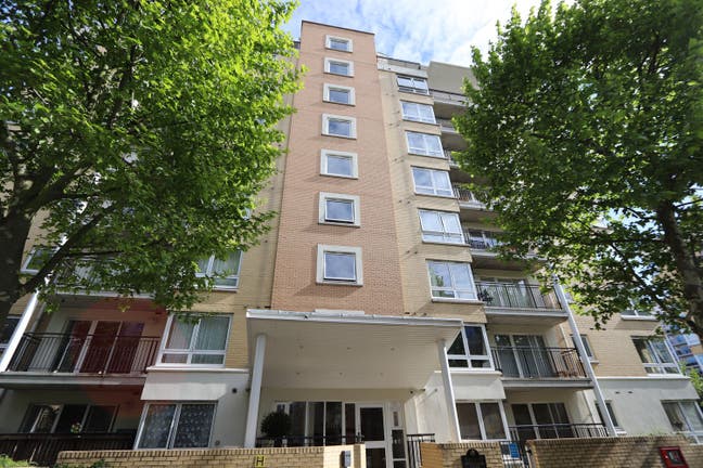 Stunning Room - Canary wharf - 3BHK 2 bathroom !!! Main Photo