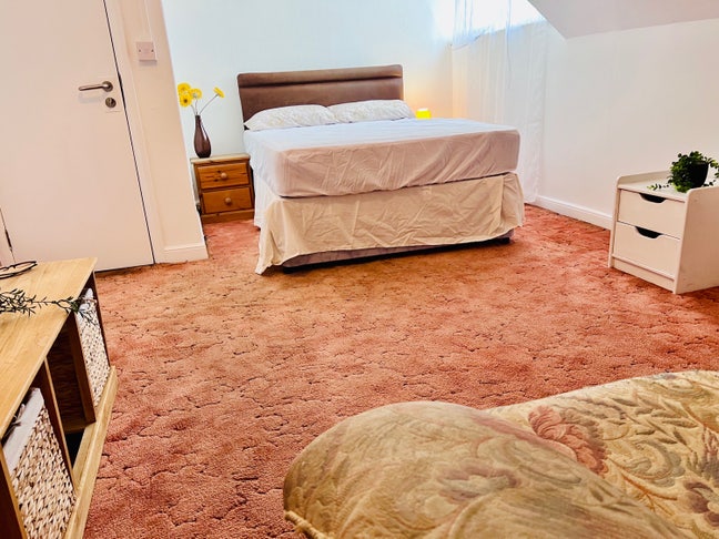 Spacious double room (inc. bills)   Main Photo