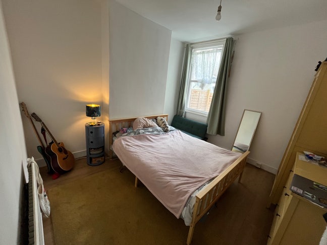 Bright and Spacious Double Room Main Photo