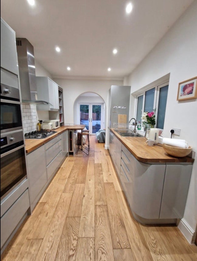 Double Room in Victorian Terrace Main Photo