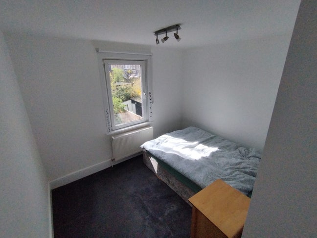 Room in homely house for rent Main Photo