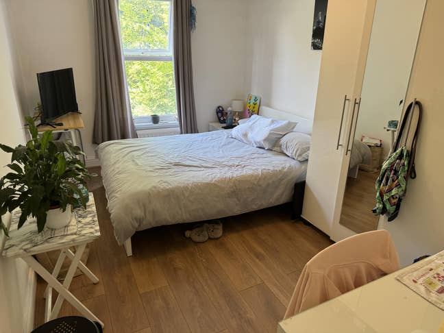 Lovely En-Suite Room Available Near Canary Wharf  Main Photo