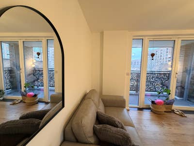 🌟 Bright Weekday Room in Canning Town (Zone 2/3) Main Photo