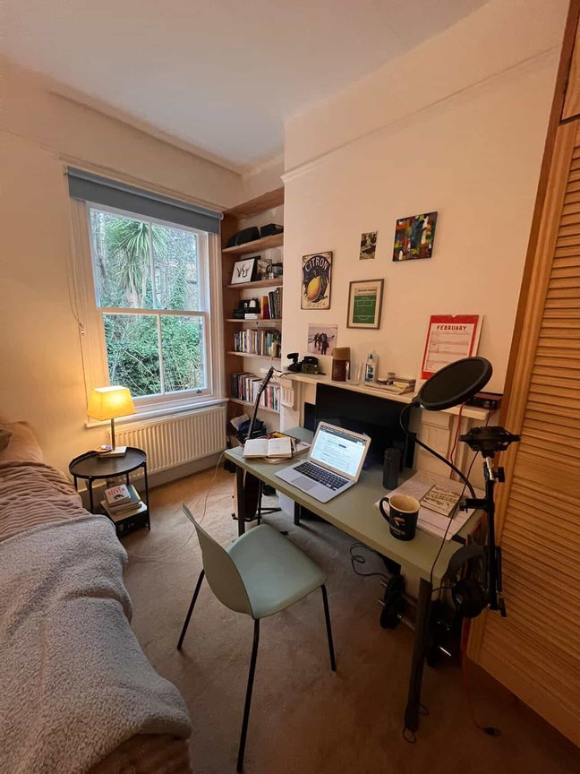 Looking for someone to take my room 12th - 30th  Main Photo