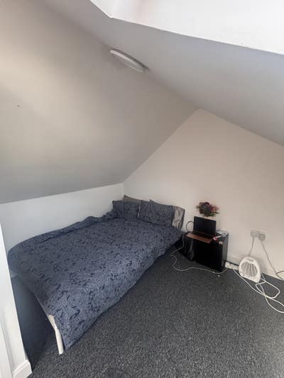 Two Rooms Available to Rent Main Photo