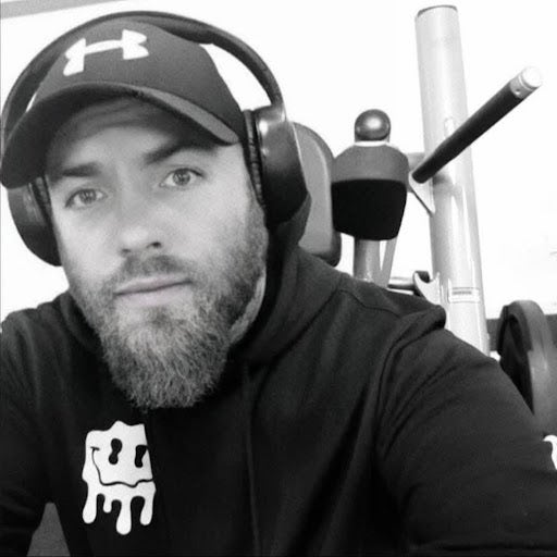 Professional Male seeks a single or double room Main Photo