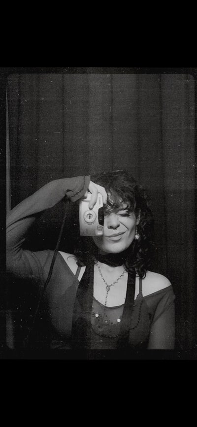 24 y/o Professional Photographer Main Photo