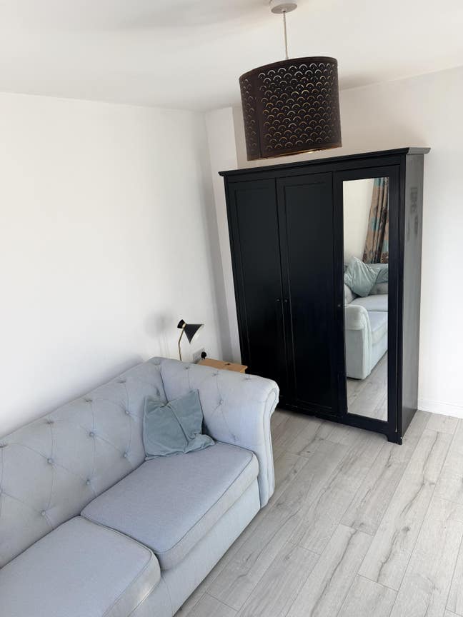 Live in landlord still working  Main Photo