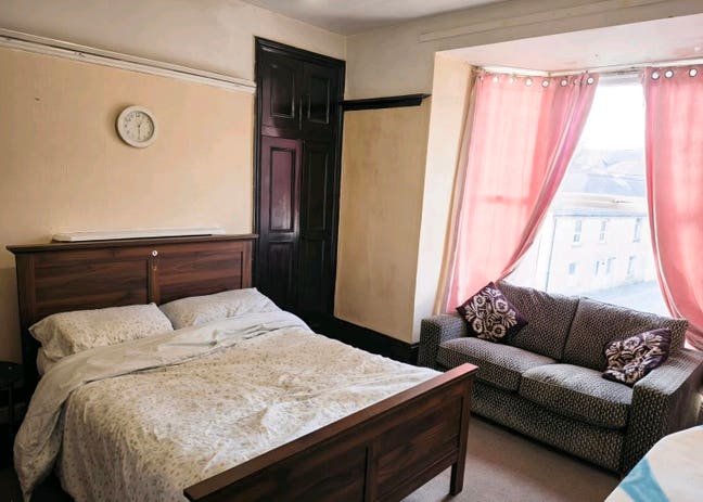Double Room in a Shared Flat Main Photo