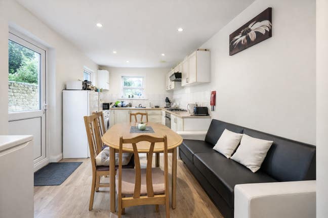 Double room in Canary Wharf / All Saints E14  Main Photo