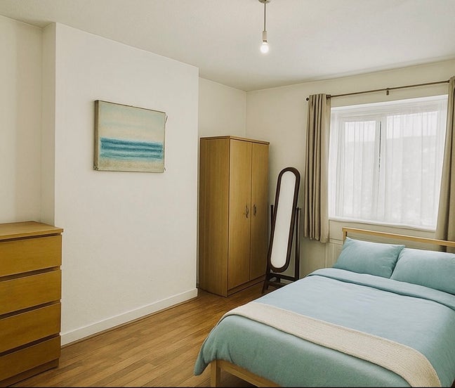 Large bedroom in Edmonton - Furnished & Bill Incl. Main Photo