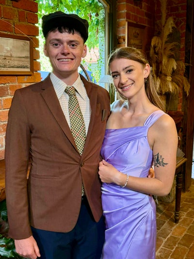 Couple looking for a room in a friendly flat Main Photo