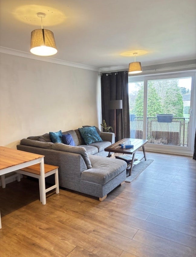 Double Room in two bed flat in Weybridge/Oatland Main Photo