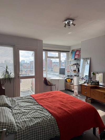 Bright, spacious room available in Hackney Central Main Photo